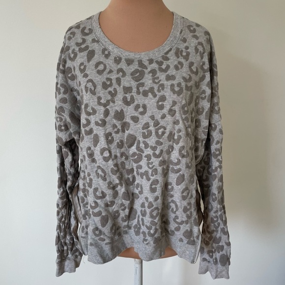Rails Marlo Flocked Heather Grey Leopard Print Side Zip Pullover Sweatshirt Sz L - Picture 2 of 12
